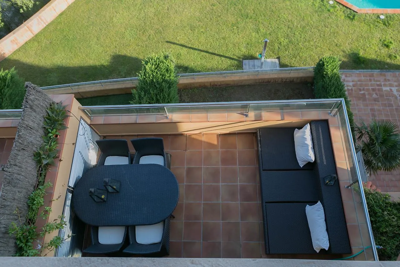 2 Bedroom Apartment In Sa Punta, Begur- Sea Views, Terrace, Pool And Access To The Beach 0*, ベグール