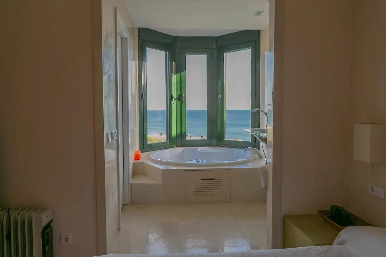2 Bedroom Apartment In Sa Punta, Begur- Sea Views, Terrace, Pool And Access To The Beach  ベグール